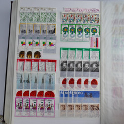 Lot de timbres d'Allemagne neufs et oblitérés en huit albums.