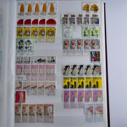 Lot de timbres d'Allemagne neufs et oblitérés en huit albums.