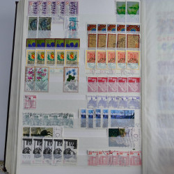 Lot de timbres d'Allemagne neufs et oblitérés en huit albums.