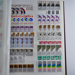 Lot de timbres d'Allemagne neufs et oblitérés en huit albums.