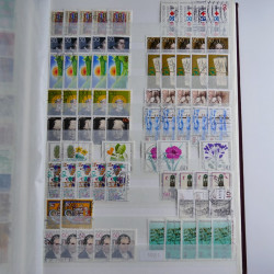 Lot de timbres d'Allemagne neufs et oblitérés en huit albums.