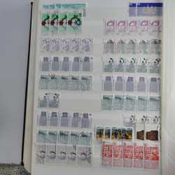 Lot de timbres d'Allemagne neufs et oblitérés en huit albums.