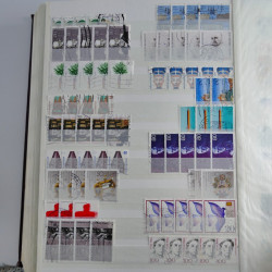 Lot de timbres d'Allemagne neufs et oblitérés en huit albums.