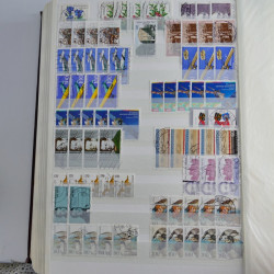 Lot de timbres d'Allemagne neufs et oblitérés en huit albums.