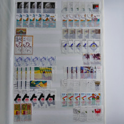 Lot de timbres d'Allemagne neufs et oblitérés en huit albums.