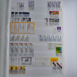 Lot de timbres d'Allemagne neufs et oblitérés en huit albums.