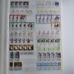 Lot de timbres d'Allemagne neufs et oblitérés en huit albums.