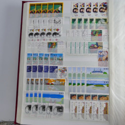 Lot de timbres d'Allemagne neufs et oblitérés en huit albums.