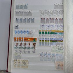 Lot de timbres d'Allemagne neufs et oblitérés en huit albums.