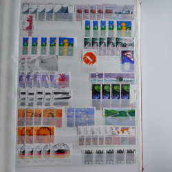 Lot de timbres d'Allemagne neufs et oblitérés en huit albums.