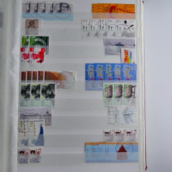 Lot de timbres d'Allemagne neufs et oblitérés en huit albums.