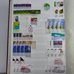 Lot de timbres d'Allemagne neufs et oblitérés en huit albums.