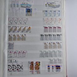 Lot de timbres d'Allemagne neufs et oblitérés en huit albums.