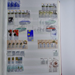 Lot de timbres d'Allemagne neufs et oblitérés en huit albums.