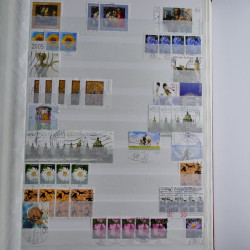 Lot de timbres d'Allemagne neufs et oblitérés en huit albums.