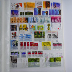 Lot de timbres d'Allemagne neufs et oblitérés en huit albums.
