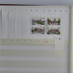 Lot de timbres d'Allemagne neufs et oblitérés en huit albums.