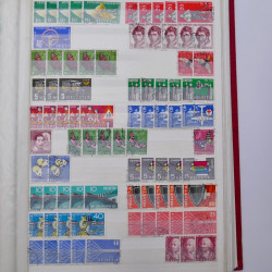 Lot de timbres de Suisse oblitérés en deux albums.