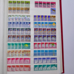 Lot de timbres de Suisse oblitérés en deux albums.