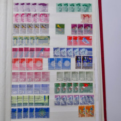 Lot de timbres de Suisse oblitérés en deux albums.