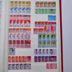 Lot de timbres de Suisse oblitérés en deux albums.