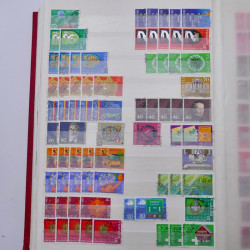 Lot de timbres de Suisse oblitérés en deux albums.