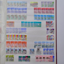 Lot de timbres de Suisse oblitérés en deux albums.
