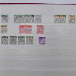 Lot de timbres de Suisse oblitérés en deux albums.