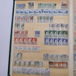 Lot de timbres de Grèce oblitérés en un album.