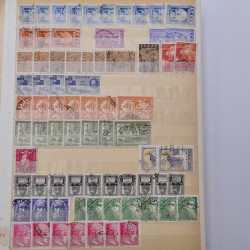 Lot de timbres de Grèce oblitérés en un album.