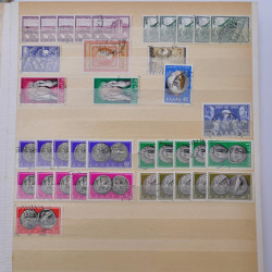 Lot de timbres de Grèce oblitérés en un album.