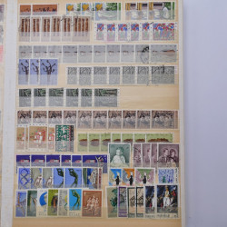 Lot de timbres de Grèce oblitérés en un album.