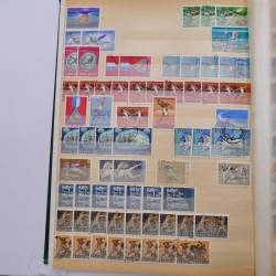 Lot de timbres de Grèce oblitérés en un album.