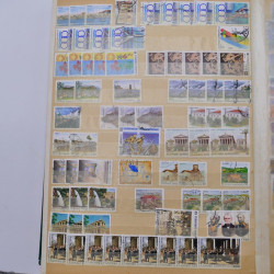 Lot de timbres de Grèce oblitérés en un album.