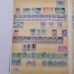 Lot de timbres de Grèce oblitérés en un album.