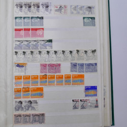 Lot de timbres de Suède oblitérés en un album.