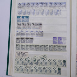 Lot de timbres de Suède oblitérés en un album.