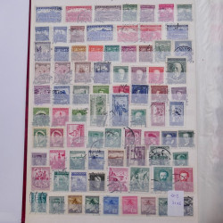 Lot de timbres de Tchécoslovaquie oblitérés en un album.