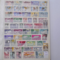 Lot de timbres de Tchécoslovaquie oblitérés en un album.