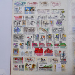 Lot de timbres de Tchécoslovaquie oblitérés en un album.