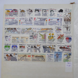 Lot de timbres de Tchécoslovaquie oblitérés en un album.
