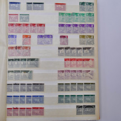 Lot de timbres de Pays-Bas oblitérés en un album.