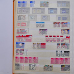 Lot de timbres de Pays-Bas oblitérés en un album.