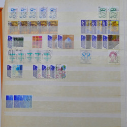 Lot de timbres de Pays-Bas oblitérés en un album.