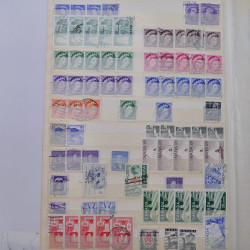 Lot de timbres de Canada neufs et oblitérés en un album