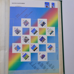 Lot de timbres de Canada neufs et oblitérés en un album