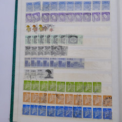 Lot de timbres d'Irlande oblitérés en un album.