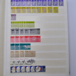 Lot de timbres d'Irlande oblitérés en un album.