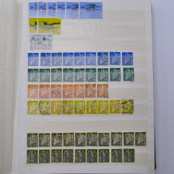 Lot de timbres d'Irlande oblitérés en un album.