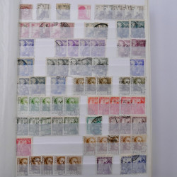 Lot de timbres d'Espagne oblitérés en un album.